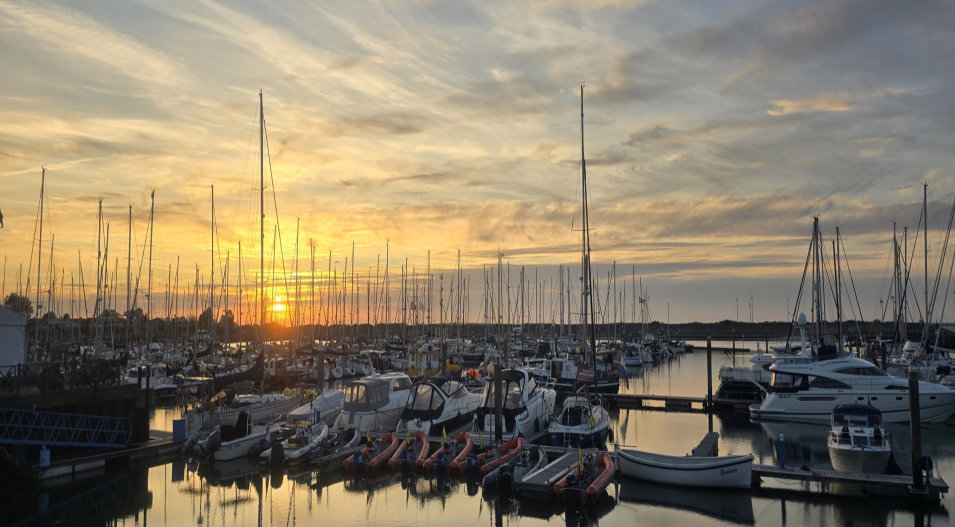 Segel- und Hafenman�vertraining auf der eigenen Yacht in Zeeland