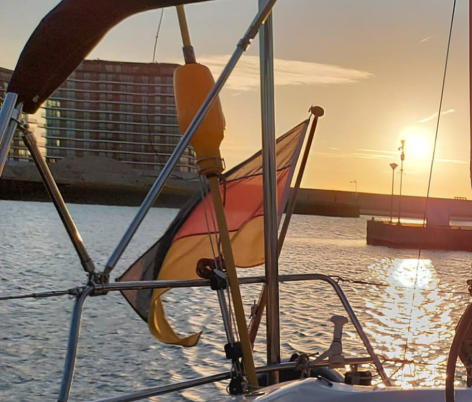 kompakt, Segeltraining, Bootsschule, Grundlagen, Unterricht, Paare, eigene Yacht, Einzelperson, Bootsneuling, Segelboot, Vertzrauen